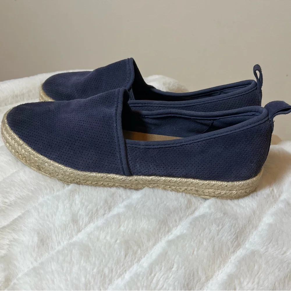 Clarks 8M Suede Dark Blue Espadrille Perforated Comfy Fall Teacher Work Shoes